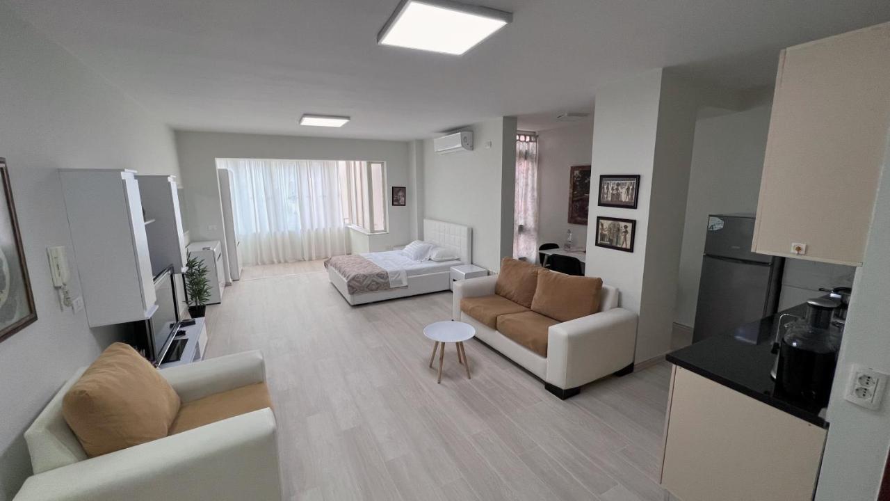 Apartment & In