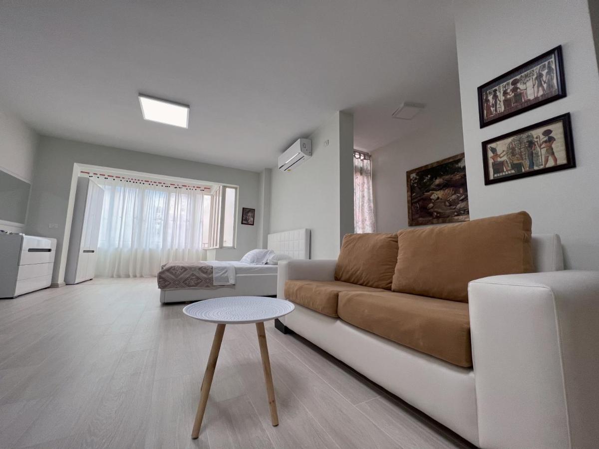 Apartment & In